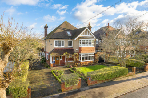 The Role of Estate Agents in Croydon in Pricing Homes Accurately