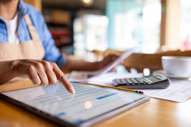 How Implementing Contact Center Solutions Enhances Customer Experience?